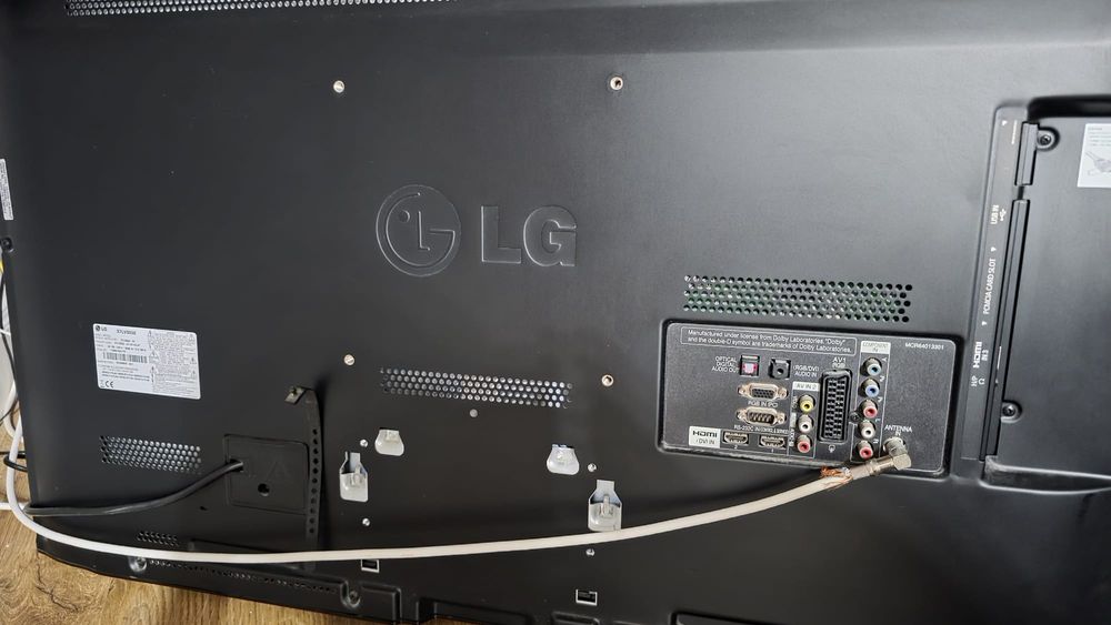 Se vinde Televizor LG