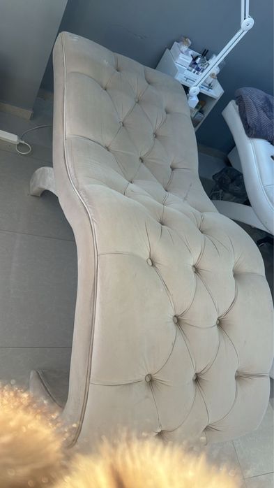 Кушетка для салона