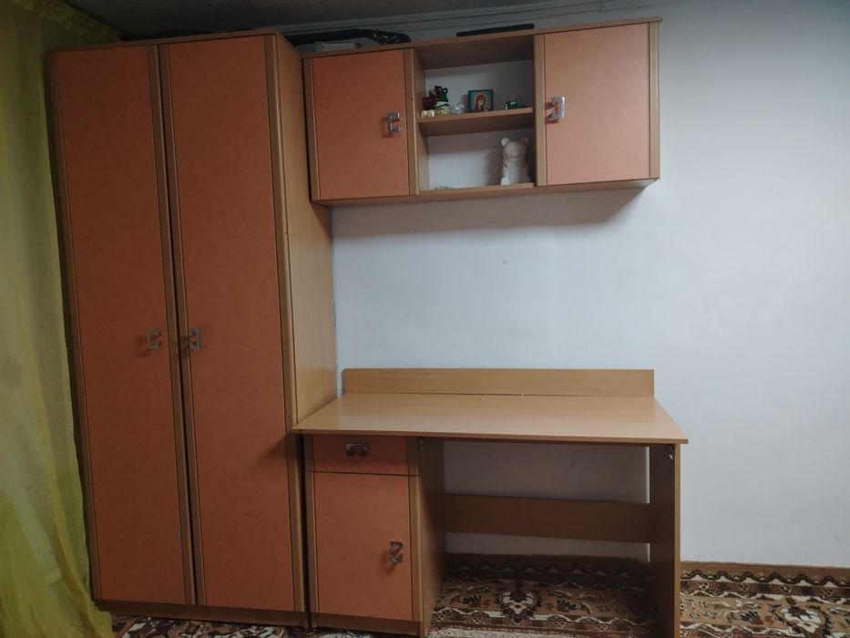 Продам шкаф стол