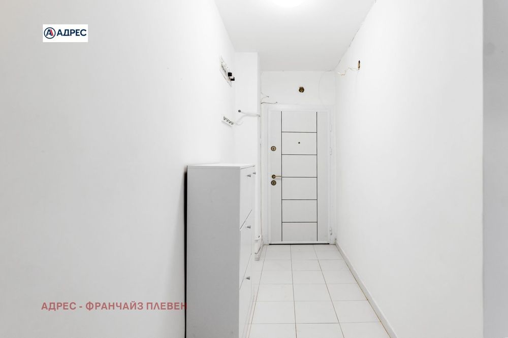 Продава се Тристаен апартамент в Враца, Център - 72 кв.м за 1776 €/кв.м - Снимка #8