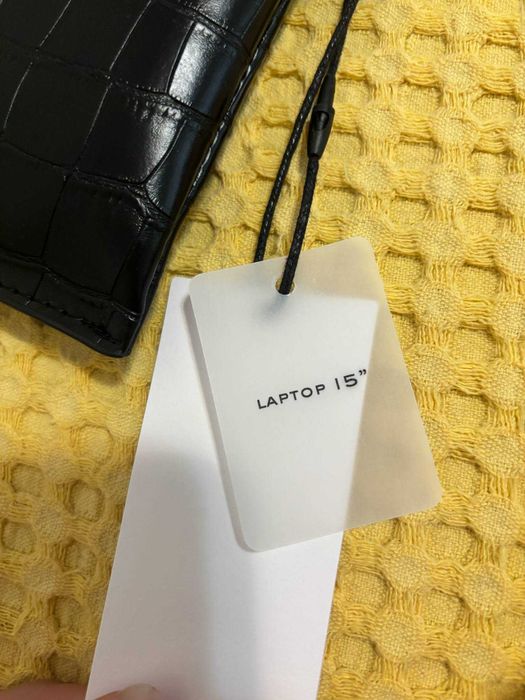 кожена чанта за лаптоп