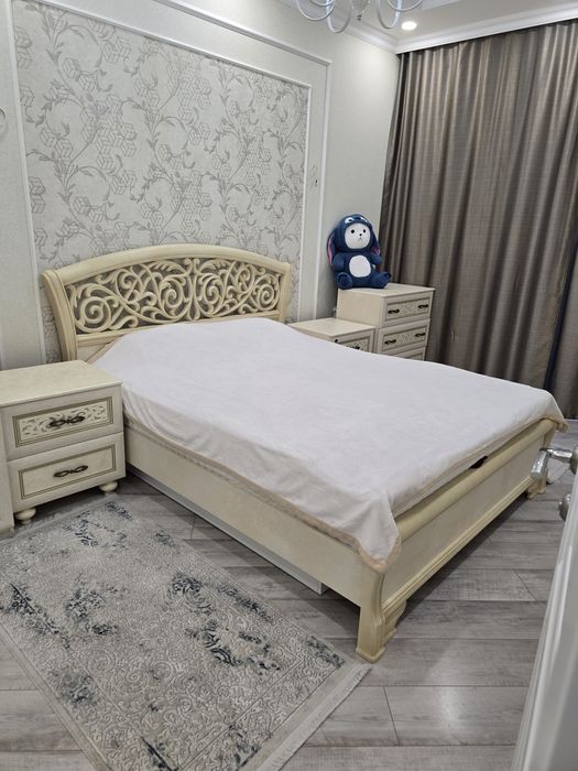 Продается спальный гарнитур