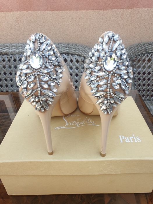 Шикарные туфли LOUBOUTIN