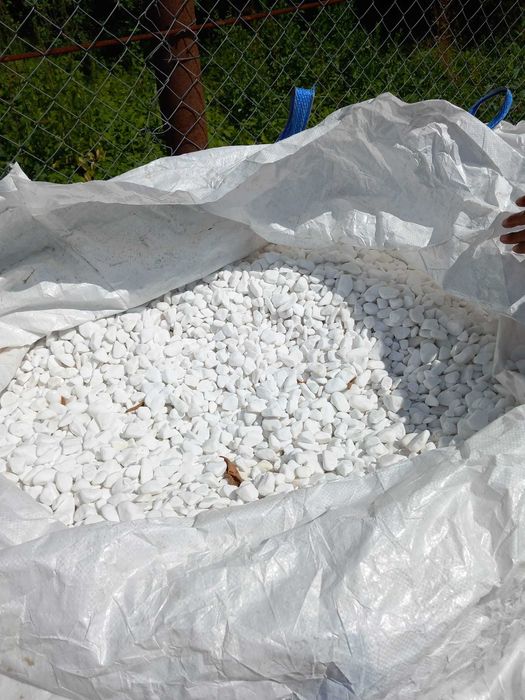 Marmură decorativă: grădină fără buruieni!