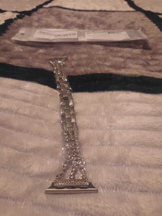 Два броя каишки за часовник