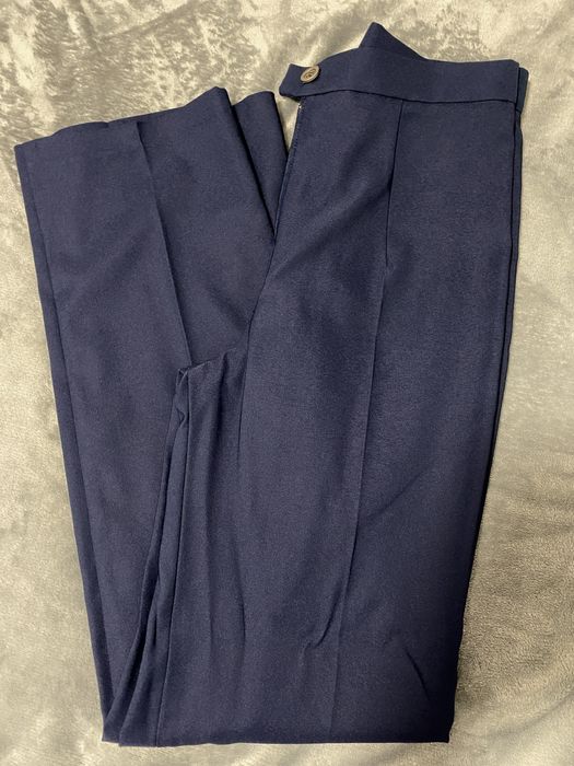 Син дамски костюм