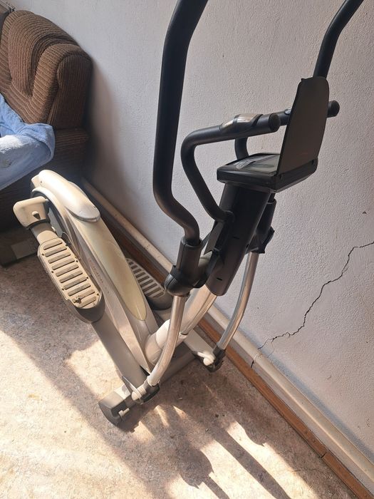 Продам элиптичски тренажёр