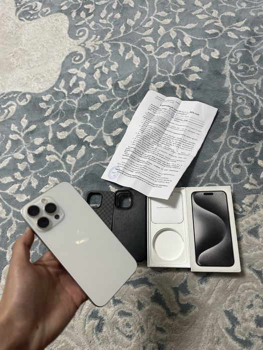 Продам Айфон 15 про мах