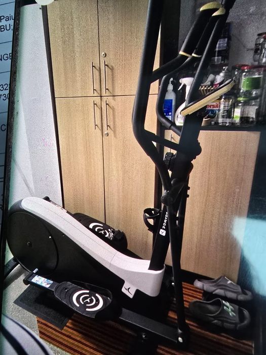 Bicicleta eliptica tine 130-140 de kg