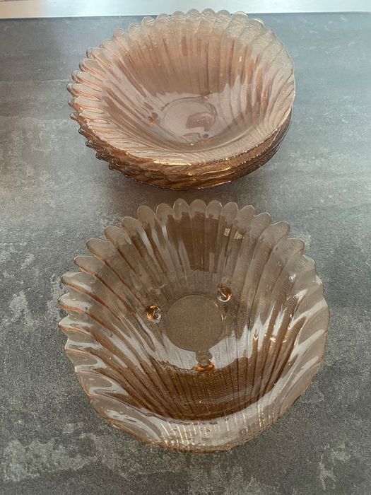 Купички десертни чинии и чаши за ракия