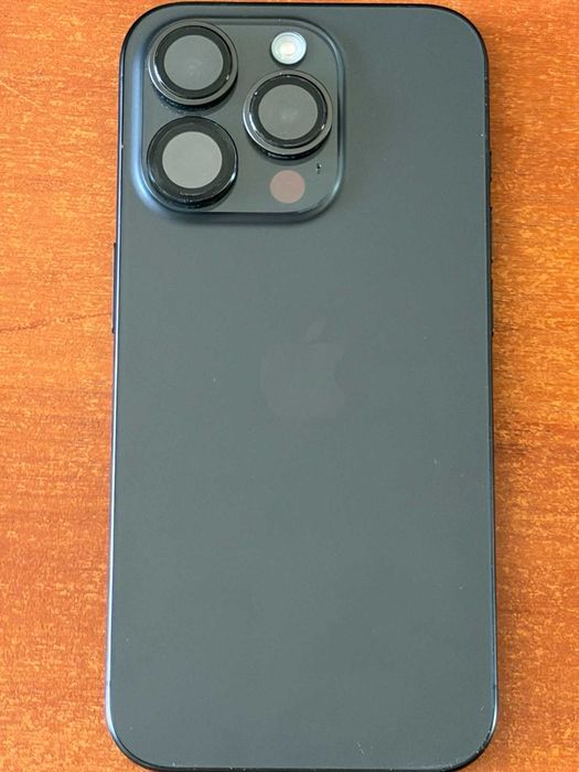 ПРОДАВАМ АЙФОН  15 про 256gb .