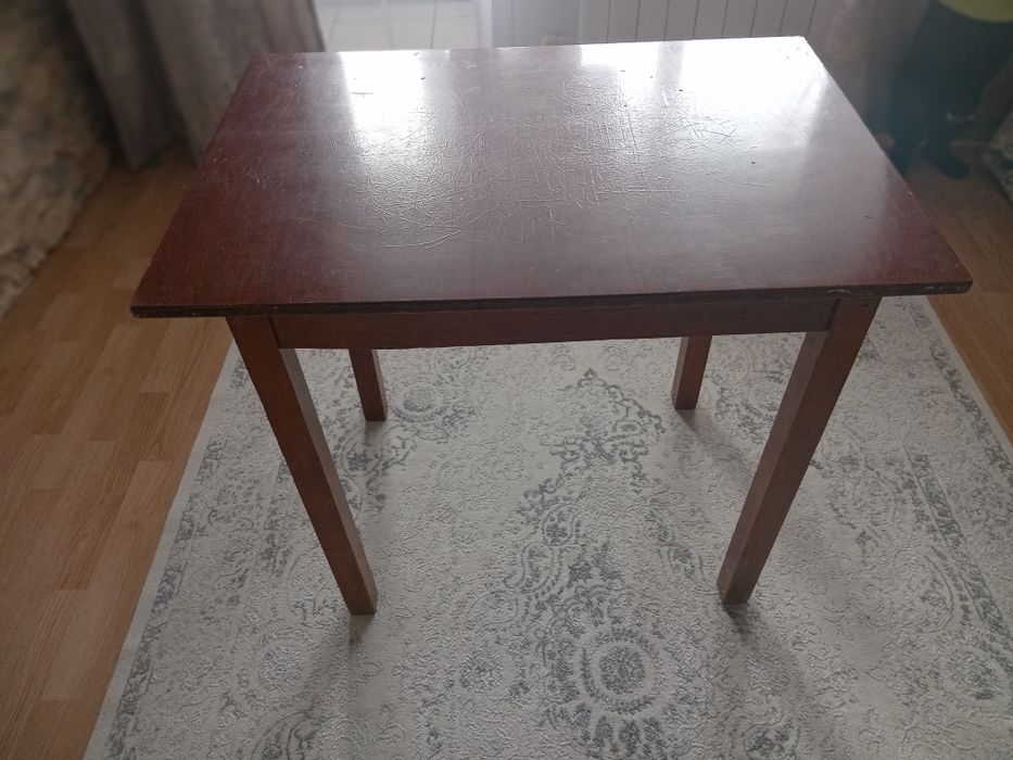 Стол детский, дерево