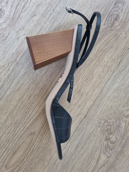 Черни Steve Madden сандали с дебел ток