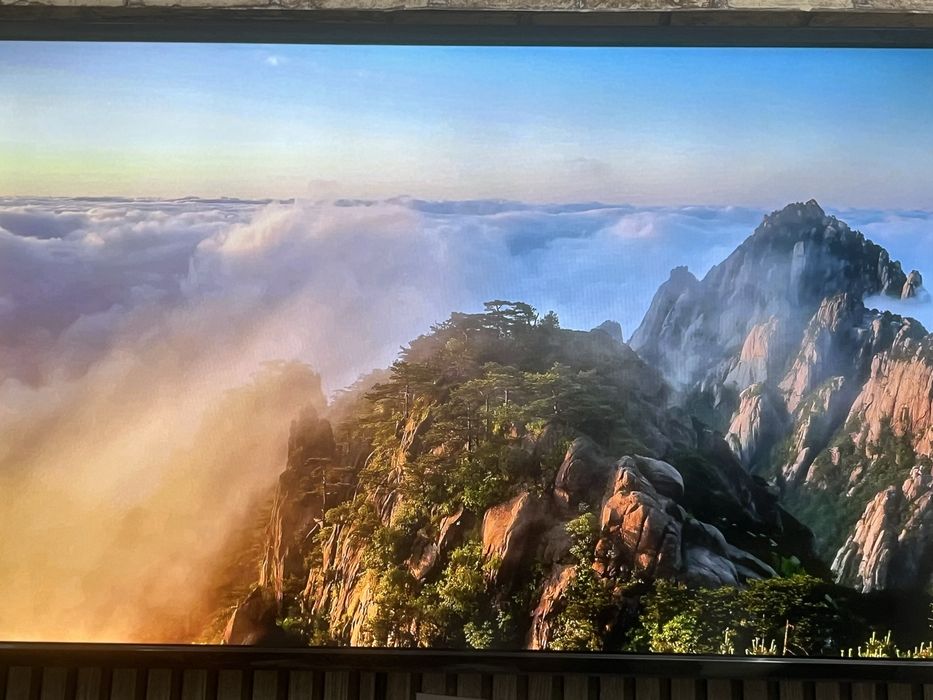 Продам Smart Tv 140диагональ