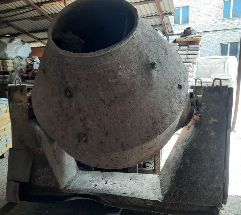 Бетономешалка б/у (район 1 Линия, за авторынком)