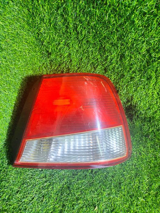 Продам левый задний фонарь Hyundai Accent II