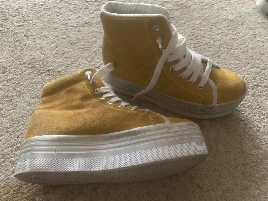 Дамски спортни обувки