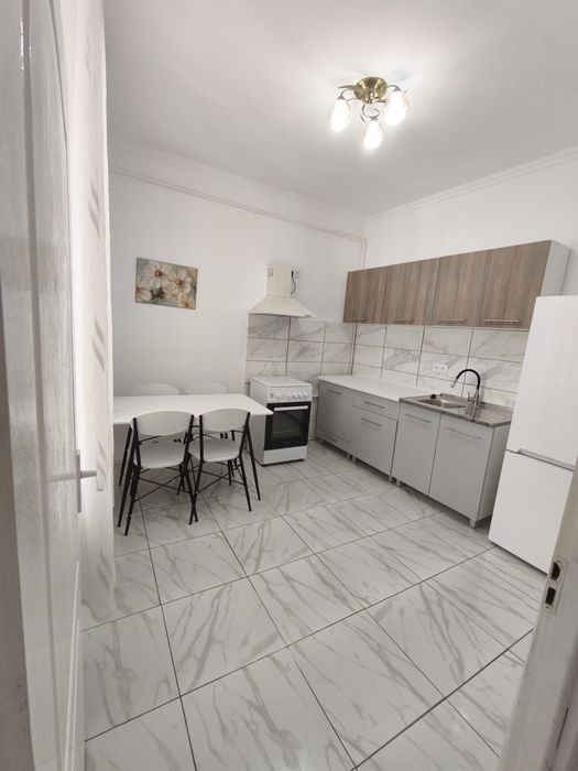 Inchiriez apartament central