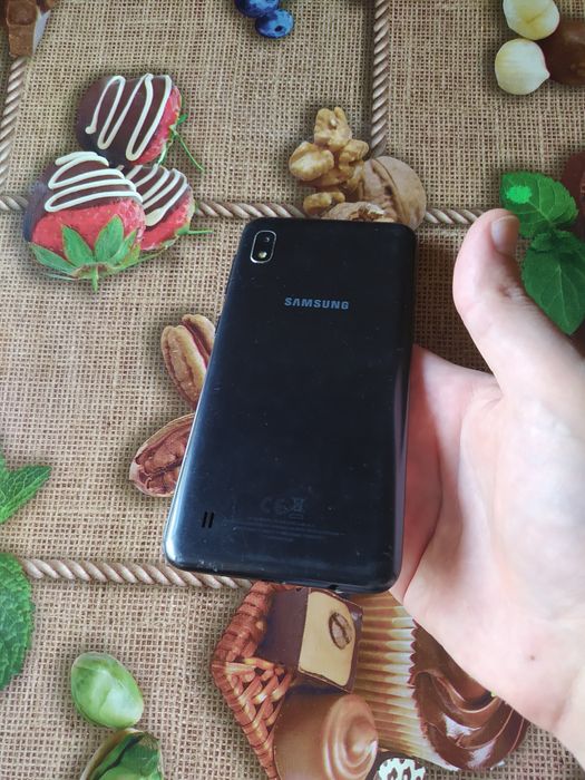 Продавам Samsung A10