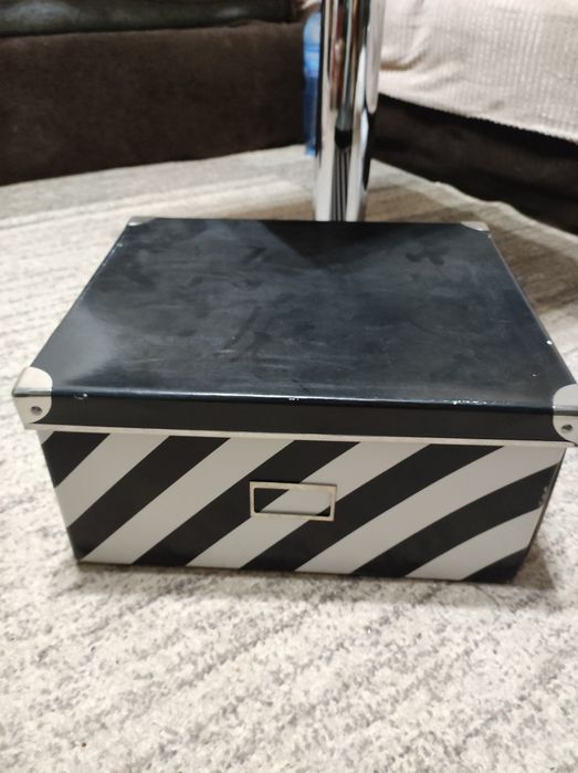 Vând adidași converse