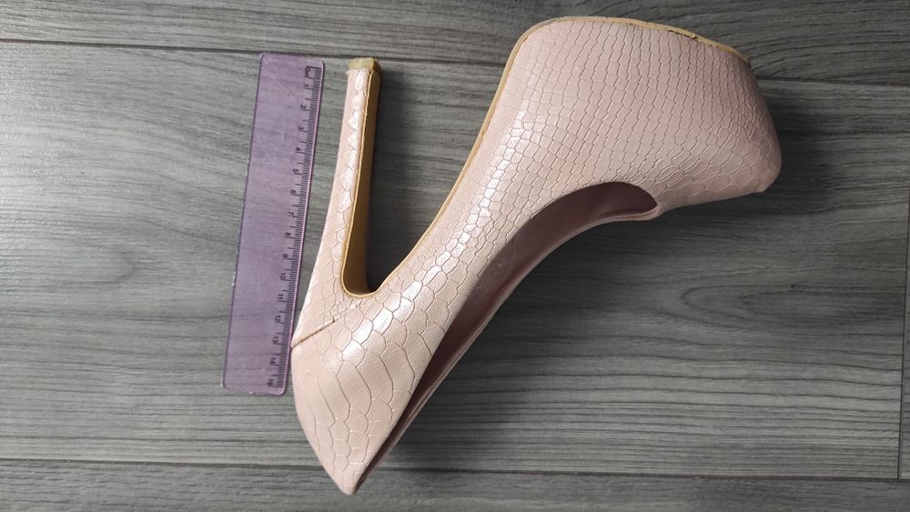 Продам туфли на скрытой платформе