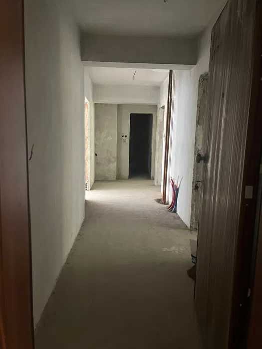 Тристаен апартамент в Хиподрума