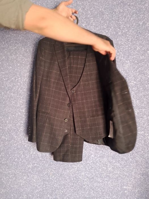 Erkaklar kostyumi troyka