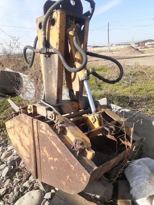 Двухчелюстный ковш