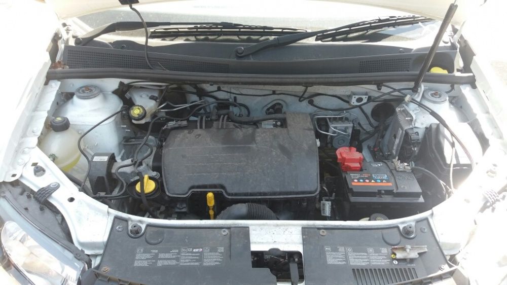 Dacia sandero 2014 1.2 16 v alb piese din dezmembrari