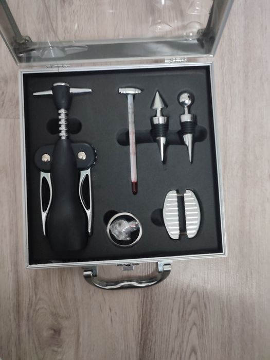 Set accesorii vin