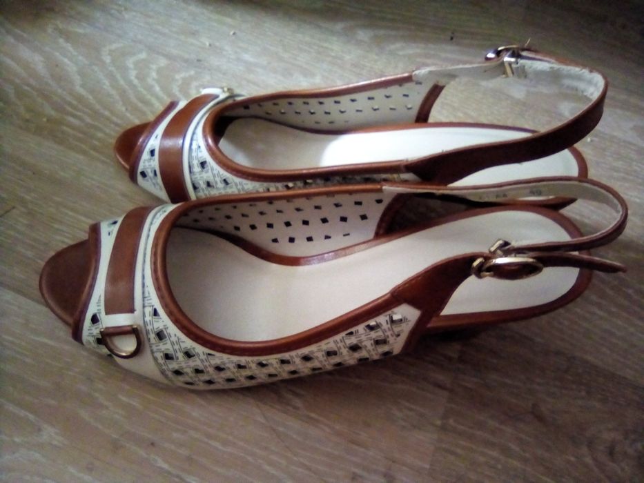 Босоножки новые 40 размер