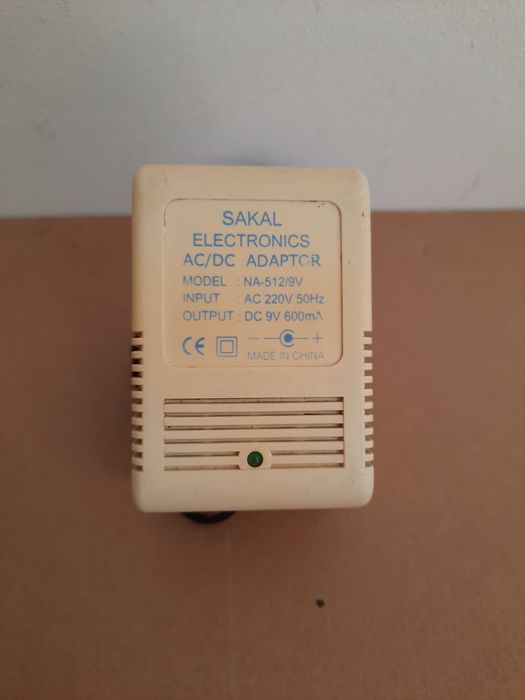 Adaptor 9 v 600mA