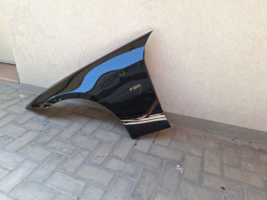 Aripa Fata Stanga BMW E90 E91 An 2005-2011 Vopsita Negru