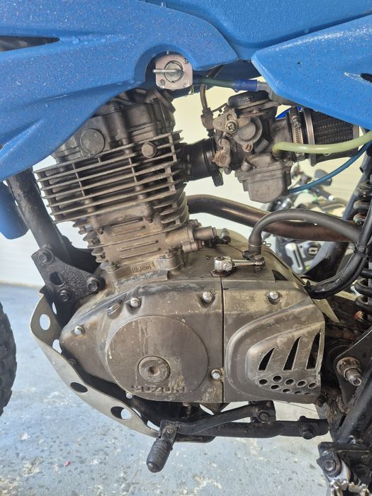 Motocicleta Cross 200cc Suzuki