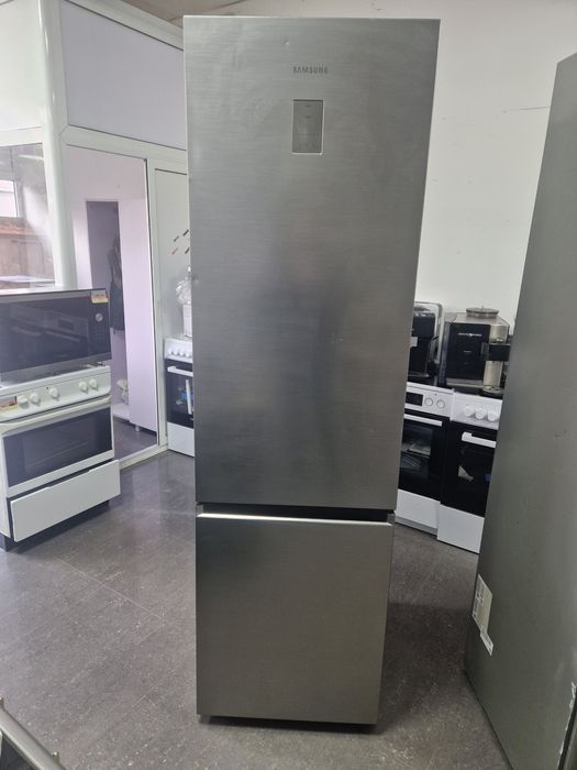 Хладилник с фризер Samsung 200 см 400 литра
