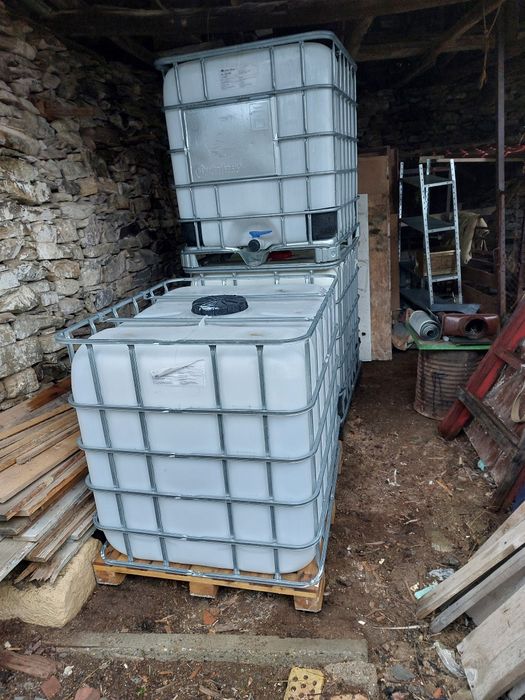 Бидони 1 тон цистерни 1000л контейнери бели