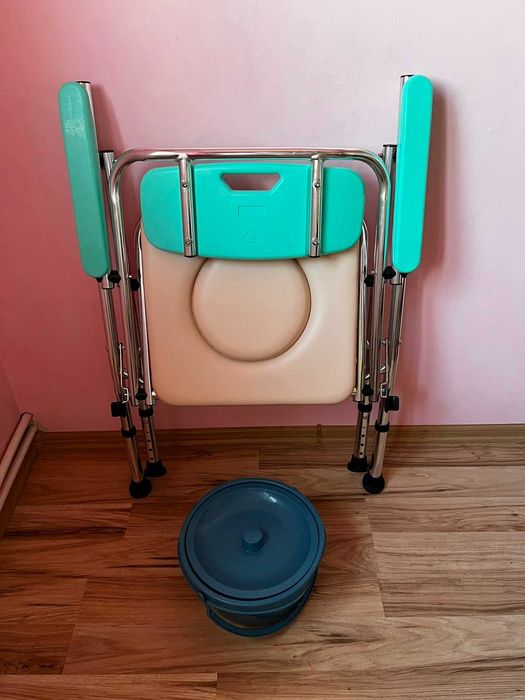 Scaun cu WC de camera, pliabil, din aluminiu