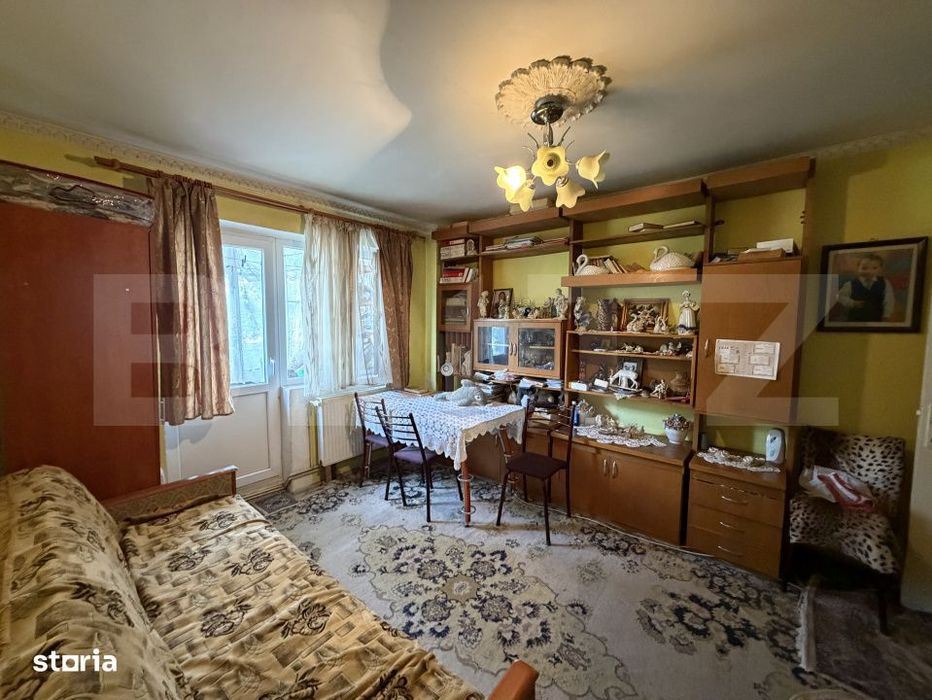 Apartament 3 camere, etaj 2, zona Plopilor
