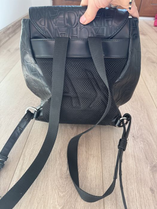 Armani exchange раница.