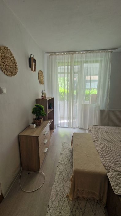 Vand apartam 2 cam precista parter cu balcon
