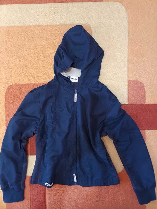 Сака и връхни дрехи на ниски цени