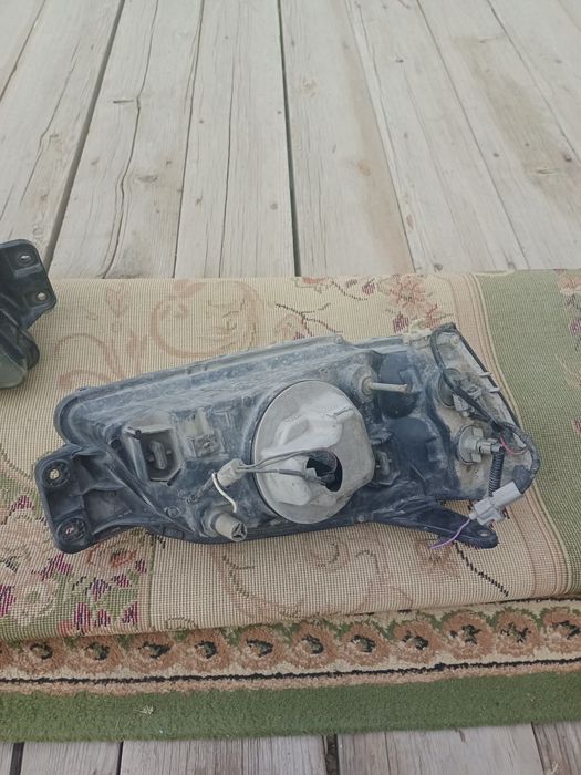 Фары на Субару аудбэк 2002 г