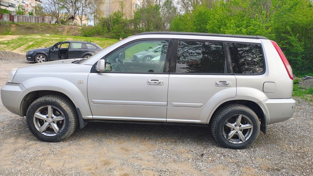 Продавам Nissan Xtrail 2.5 бензин