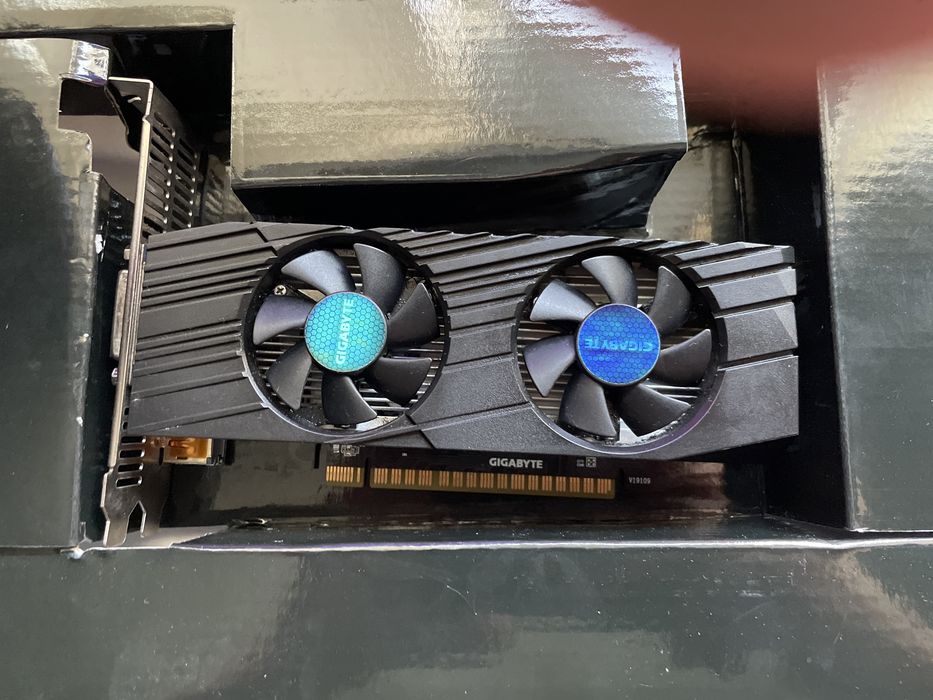 Видеокарта 1650 mini atx 4gb