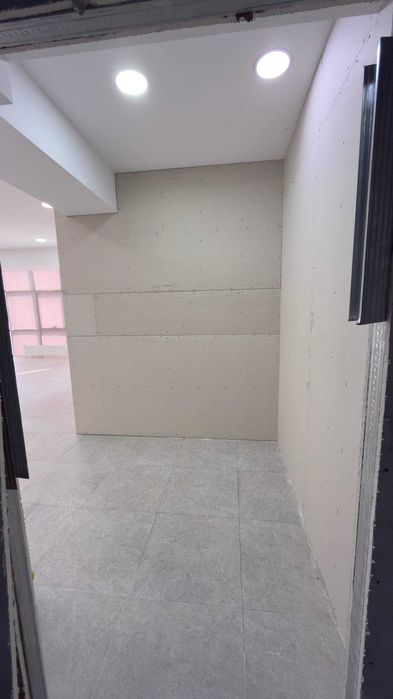 ул.Айбек МЦ Шох 2-этаж 2-линия 130 м² евроремонт open space +кабинет