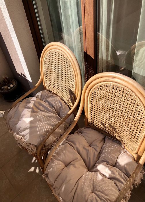 Продввам ратанови кресла