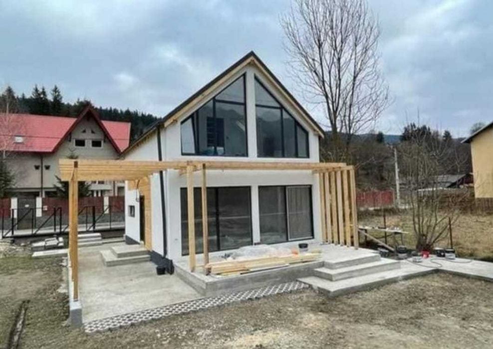 Vand casa modulara tip modern pe structura metalica, 10m x 10m