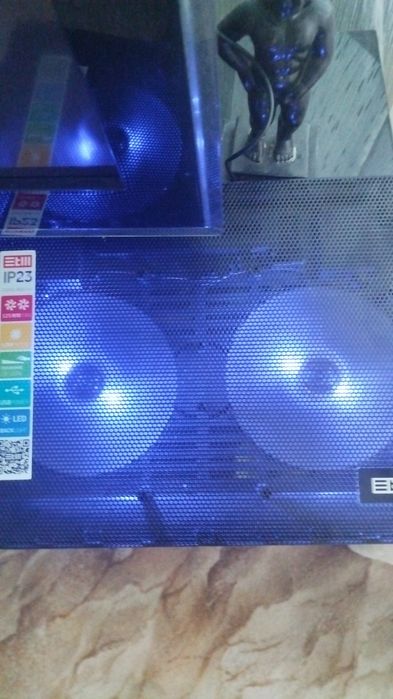 Охладитель под ноутбук.