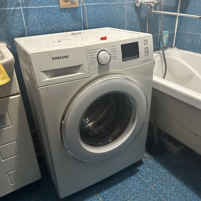 Продам б/у стиральную машинку