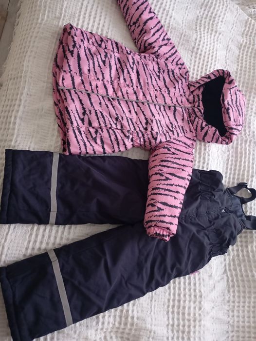 Продаю детский комбинезон на девочку